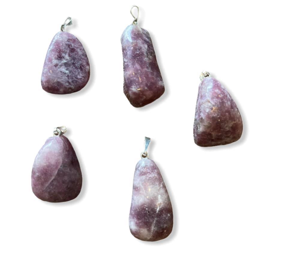 Pendentif en pierre roulée LEPIDOLITE