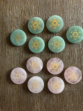 Charger l&#39;image dans la galerie, Pièce pour attirer la chance et la fortune « Quartz rose &amp; Aventurine »
