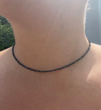 Charger l&#39;image dans la galerie, Collier en SPINELLE NOIRE
